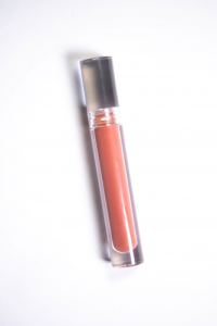 Nude Lip Oil Featuring Kleair SPF 40+